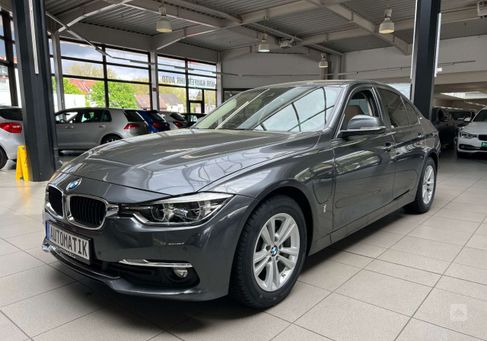 BMW 330, 2017