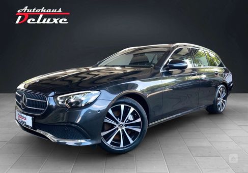 Mercedes-Benz E 300, 2022