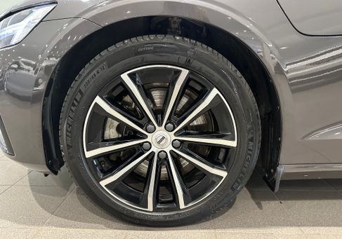 Volvo V60, 2025 3