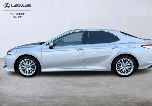 Toyota Camry, 2019