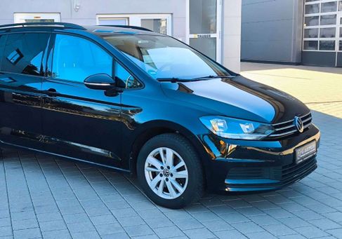 Volkswagen Touran, 2022 3