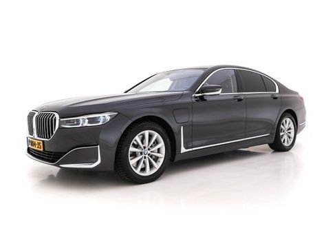 BMW 745, 2022