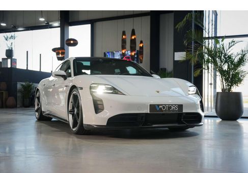 Porsche Taycan, 2020