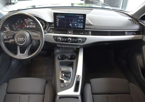 Audi A4, 2021