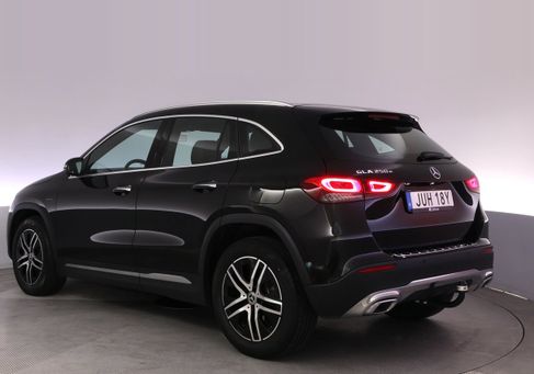 Mercedes-Benz GLA 250, 2021