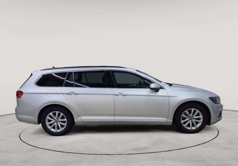 Volkswagen Passat, 2021 3
