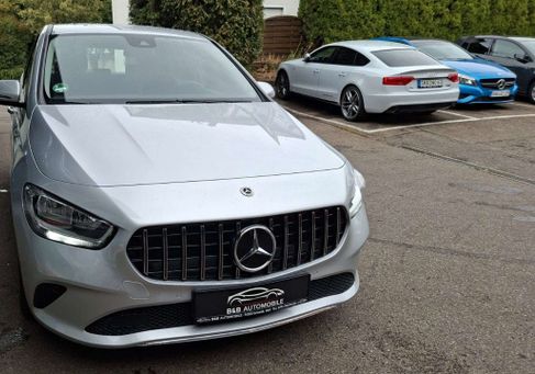 Mercedes-Benz B 180, 2022