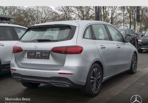 Mercedes-Benz B 200, 2025