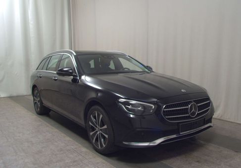 Mercedes-Benz E 300, 2022 3