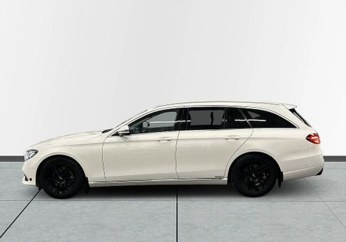 Mercedes-Benz E 200, 2019 3