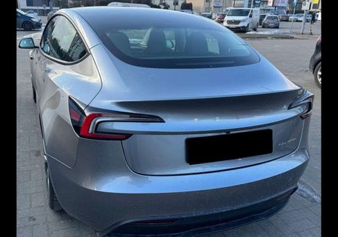 Tesla Model 3, 2024