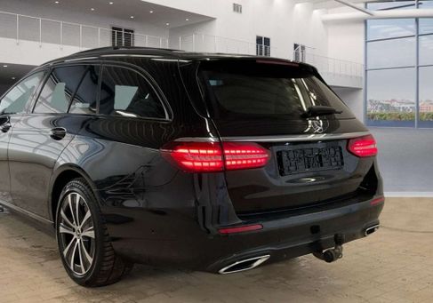 Mercedes-Benz E 300, 2022