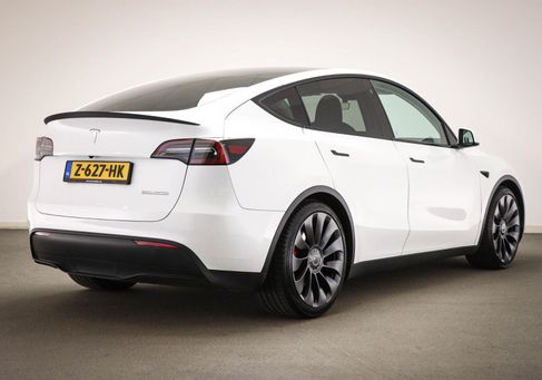 Tesla Model Y, 2024