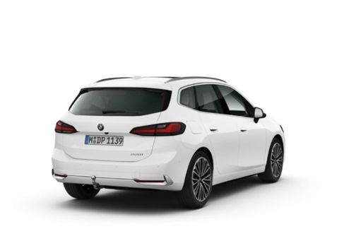 BMW 220, 2025