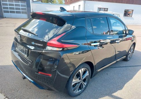 Nissan Leaf, 2021 3