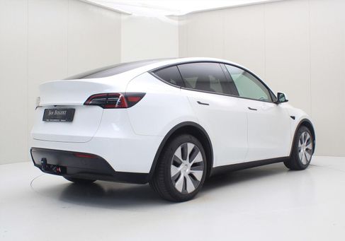 Tesla Model Y, 2023 3