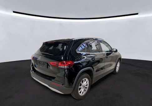 Mercedes-Benz GLA 250, 2022