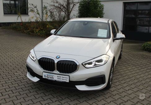 BMW 118, 2023