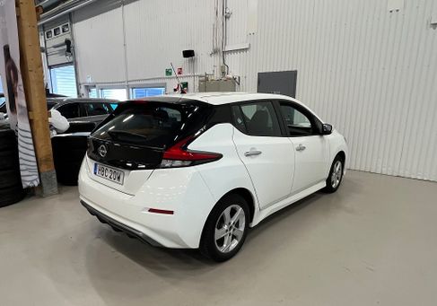 Nissan Leaf, 2022 3