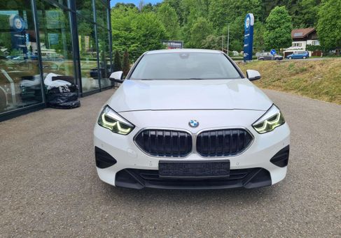 BMW 216, 2023