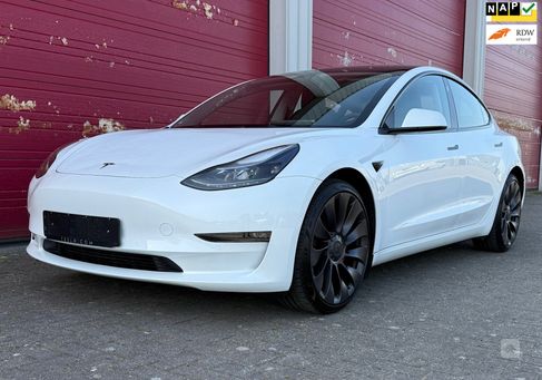 Tesla Model 3, 2022