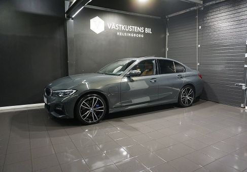 BMW 330, 2020 3