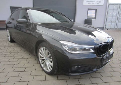 BMW 730, 2018