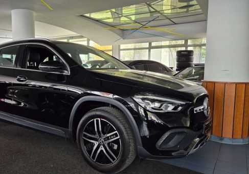 Mercedes-Benz GLA 250, 2022