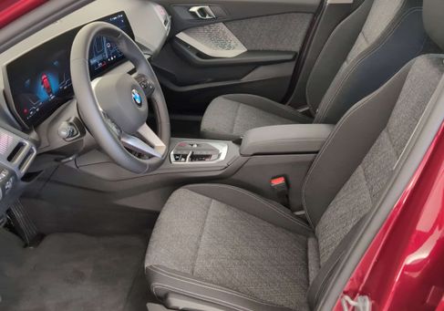 BMW 120, 2025
