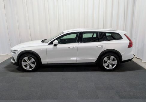 Volvo V60 Cross Country, 2022 3