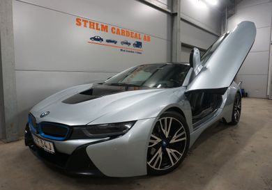 BMW i8, 2016