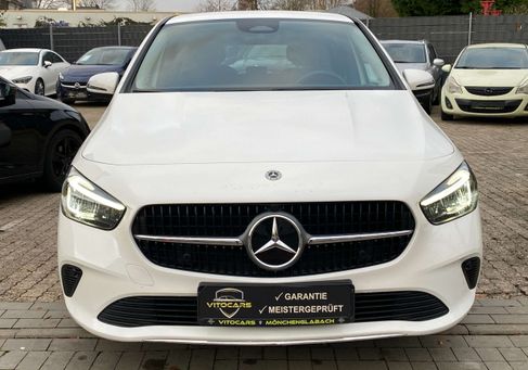 Mercedes-Benz B 180, 2023