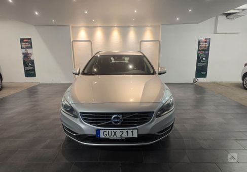 Volvo V60, 2015