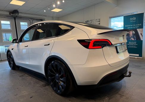 Tesla Model Y, 2024 3