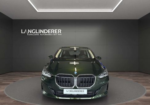 BMW 216, 2024