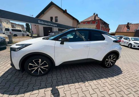 Toyota C-HR, 2025 3