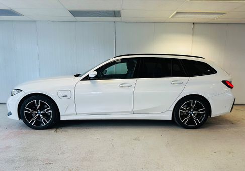 BMW 330, 2023 2