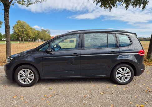 Volkswagen Touran, 2025 2
