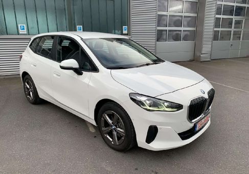 BMW 216, 2024