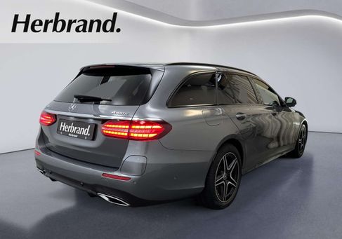 Mercedes-Benz E 300, 2021 3