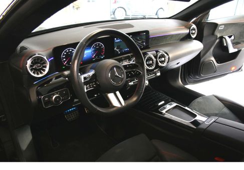 Mercedes-Benz CLA 200, 2024