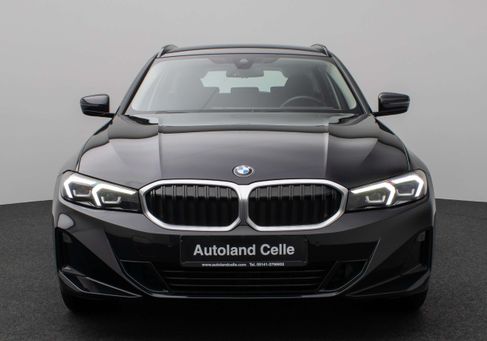 BMW 330, 2022