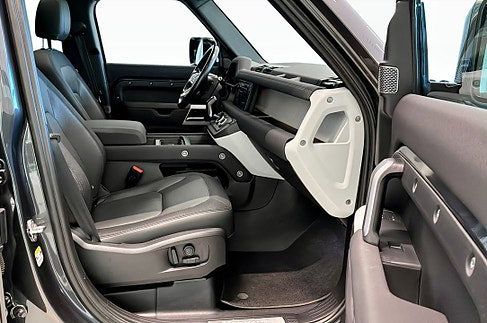 Land Rover Defender, 2023