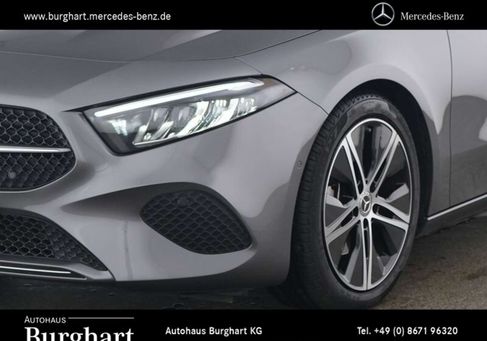 Mercedes-Benz A 200, 2025 3
