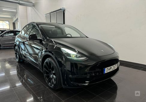 Tesla Model Y, 2021