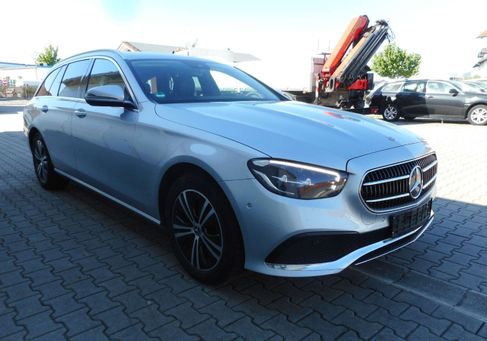 Mercedes-Benz E 220, 2022