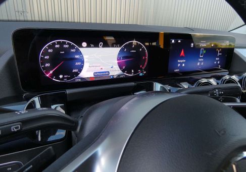 Mercedes-Benz GLA 180, 2024