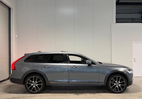 Volvo V90 Cross Country, 2019