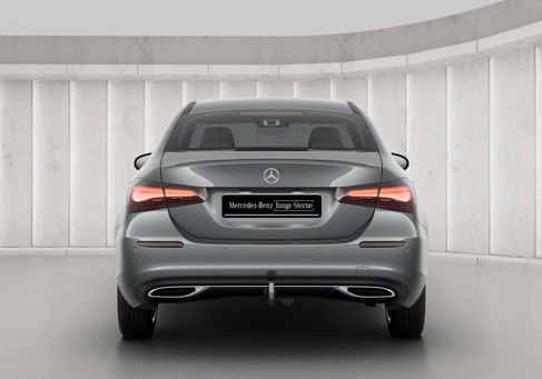 Mercedes-Benz A 180, 2025