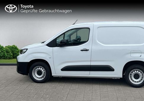 Toyota, 2024